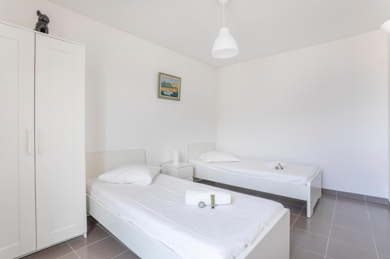New Joliette Comfortable Apartment Well Located With Private Parking Marsiglia Esterno foto